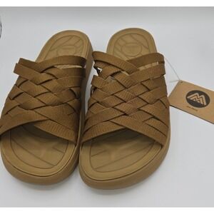 NWT Zuma by Malibu Sandals,‎ Coyote, Size 13